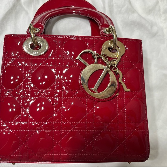 DIOR - Lady Dior medium in red patent - Picture 11 of 13